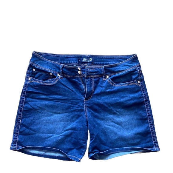 Seven7 Women's Blue Denim Shorts - Picture 1 of 6